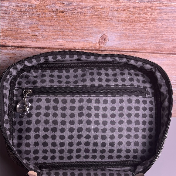 Bella Russo Black White Floral Flower Cosmetic Bag Case NWT - Picture 6 of 13